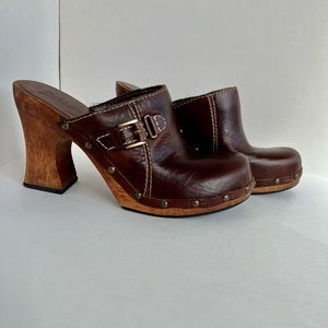 Mia original leather & wooden 3 inch clogs